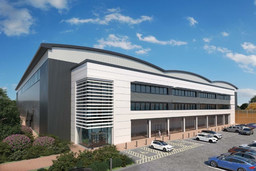 Wolverhampton Logistics Hub Reaches New Heights As Caddick Tops Out